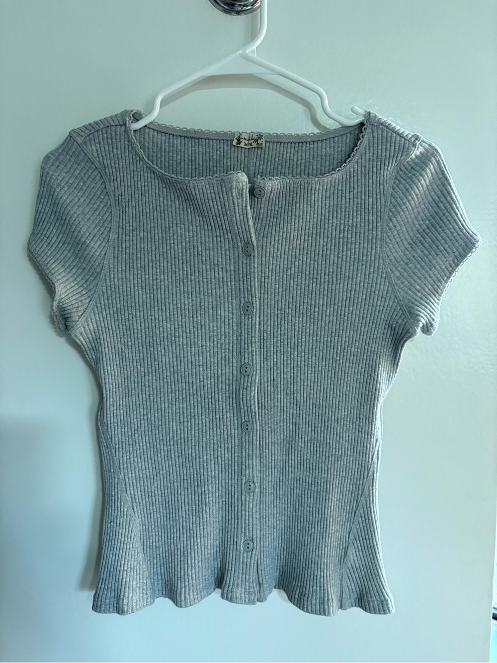 Women’s Gray Ribbed Button-Down Short Sleeve Top